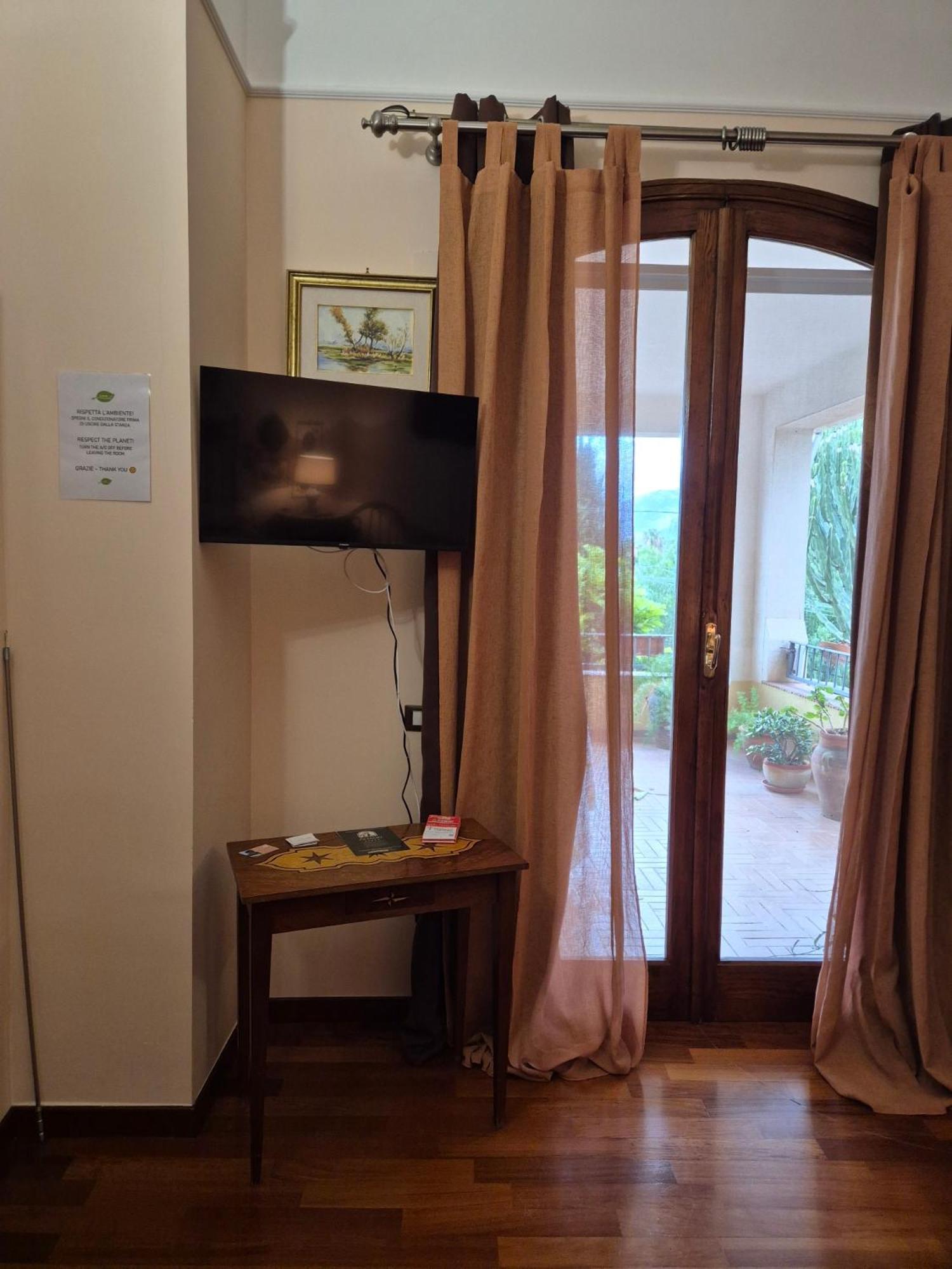 Amuni Da Vita E Pietro Карини Экстерьер фото